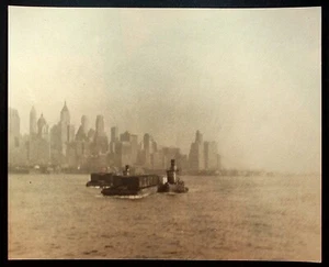L. J. CURTMAN ORIGINAL TONING PHOTO NEW YORK HARBOR TUG BOATS BARGE CITYSCAPE - Picture 1 of 3