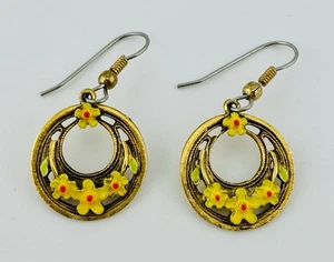 "Pendientes de aro vintage Arthur Pepper ART esmalte flor amarilla 1,5"" firmados en gota" - Imagen 1 de 3