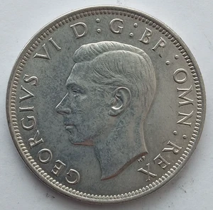 1945 GEORGE VI SILVER HALF CROWN ( 50% Silber ) British 2/6 Coin. 40 - Bild 1 von 2