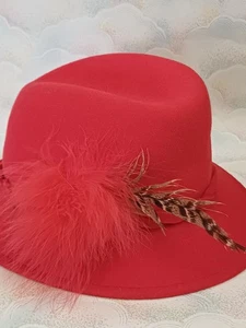 BHS Millinery Hut Vintage 60er rot Wollfilz Trilby Federbesatz Größe Medium 21" - Bild 1 von 4
