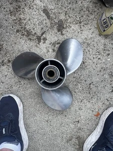 Honda Outboard 15 1/4 X 17 Left Hand Rotation stainless steel propeller - Bild 1 von 3