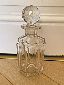 Ancien Flacon à alcool en cristal dans le gout de Baccarat - Bouteille Carafe - Picture 1 of 8