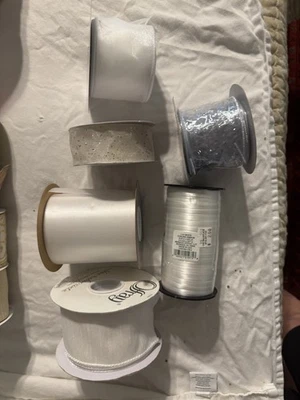 Texas Football Homecoming Mum Supplies blanco, rosa y dorado Foto 1 de 4