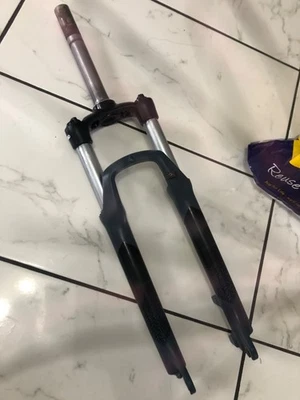 Suntour  26” Mountain Bike Mtb Suspension  Disc forks 1” 1/8 Threadless - Image 1 of 4