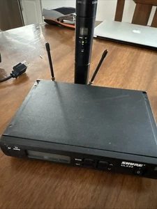 Shure ULXS4 J1 Receiver, ULX2/SM58 Microphone - Picture 1 of 10