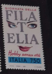 1992 - Giornata filatelia - Adesivo/non adesivo - serie cpl. 2 val. MNH - Italia - Foto 1 di 2
