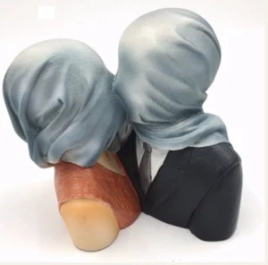 René Magritte LIEBHABER MIT BEDECKTEN KÖPFEN Kunst Skulptur Statue kleine Figur - Bild 1 von 2