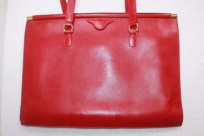 BOLSO ORGANIZADOR DE CUERO GRANULADO ROJO MARK CROSS CON BISAGRAS LATERALES DORADAS Foto 1 de 4