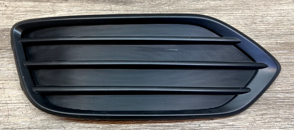 Cubierta Honda HR-V 2019-2022, L. FR. FOGLIGHT OEM Parte # 71106-T7A-J20 Foto 1 de 4