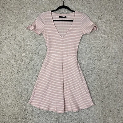 Mini Vestido Abercrombie & Fitch XS Rayas Rosa Blanco Cuello en V Ajuste Acampanado Y2K Elástico Foto 1 de 4