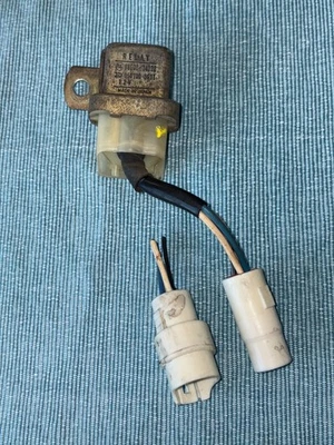 82-88 Toyota Celica Supra Cressida 22RE 5MGE Condensor Relay 88630-14020 OEM - Image 1 of 4