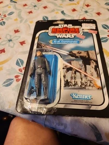 De colección Star Wars ESB AT-AT Commander En Tarjeta y Completo - Imagen 1 de 4
