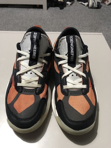 Jordan Air 200E UK 9 US 10 DC9836 808