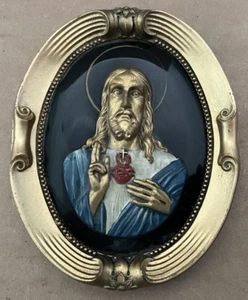 Vintage JESUS SACRED HEART Mini Oval 3D Plastic Picture Frame stand-up - Picture 1 of 4