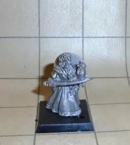 AD&D Citadel Druid w/ Sword & Shield Metal Miniature TSR - Dungeons & Dragons - Picture 1 of 4