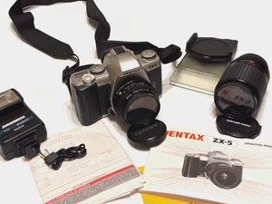 Pentax ZX-5 35mm Film SLR Camera Kit w/ Two Lenses and a flash [TESTED][MINT] - Picture 1 of 24
