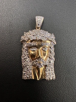 Beautiful 10K Yellow Gold .5cttw Diamond "Jesus"  Pendant 1.25" - Image 1 of 4