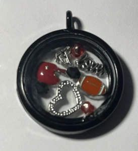 Atlanta Falcons NFL Memory Charm Locket w/ 22 IN chain NEW - Picture 1 of 3