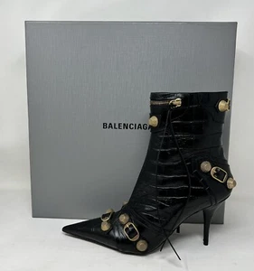 BALENCIAGA Women's Cagole 90mm Bootie Crocodile Embossed in Black 39 Must Have - Imagen 1 de 9