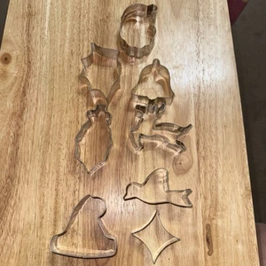 Cookie Cutters Vintage Holiday Aluminum Set of 8 Santa Mistletoe Reindeer Dove - Picture 1 of 8