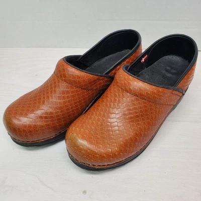 Оригинальные датские сабо Sanita оранжевые масштабированные кожа размер 38 ЕС 8 США быстрая доставка - Изображение 1 из 4