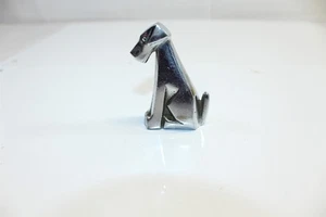 Vintage Dog Hood Ornament Silvertone Solid Alloy Sitting Canine 2" - Foto 1 di 9
