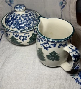 VTG Tienshan Spongeware ‘Cabin In The Snow’ Folk Craft Covered Sugar Creamer Set - Picture 1 of 13