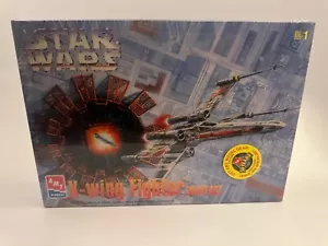 AMT Ertl Star Wars X-Wing Fighter Snapfast Model Kit - New Sealed - Picture 1 of 2