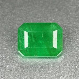 0.74 Ct Fair Perfect Octagan Cut 6.8 x 5.1 MM 100% Natural Green Zambia Emerald - Foto 1 di 5