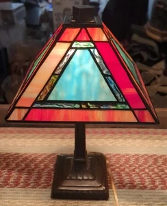 Vintage Iridescent Leaded Stained Glass Table Desk Lamp 14" Tall Gorgeous - Picture 1 of 7