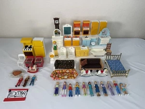 35 Stck. Vintage Fisher Price Retro Puppenhaus Möbel & süße Straßen Puppen Posten - Bild 1 von 24