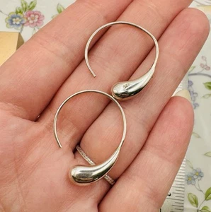 Orecchini a cerchio a goccia in argento sterling marcati 925 mezzo cerchio semplice design fluido - Foto 1 di 8