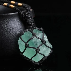 Collana Meditazione Guarigione Ciondolo Avvolto Naturale Verde Fluorite Irregolare - Foto 1 di 6