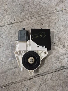 MOTEUR LEVE VITRE AVD VW TIGUAN 5N0959702G - Picture 1 of 2