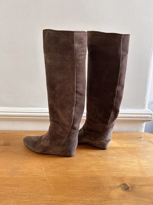 Lanvin Long Suede knee high leather Wedge Boots in Grey / taupe size EU42 UK8. - Image 1 of 4
