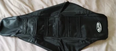 Guts ribbed gripper Seat Cover Kawasaki  KX125 KX250   1999 2000 2001 2002 black - Image 1 of 2