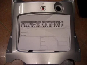 Scudo interno superiore Kymco People S col. argento met - Foto 1 di 1
