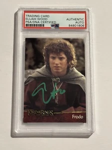 ELIJAH WOOD SIGNED AUTO 2002 Topps Der Herr der Ringe Frodo Karte #1 PSA - Bild 1 von 2