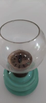 Lampe à pétrole ancienne, en opaline de foire de couleur bleu (XXè) - Photo 1/4