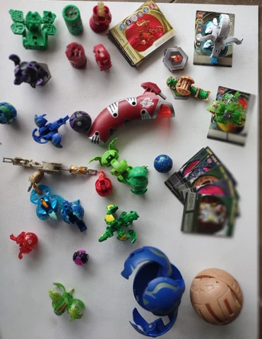Bakugan Brawlers Lot with brawlers, gate cards, baku core, launcher and more Cover