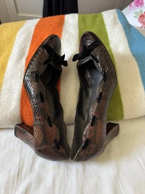Gorgeous Comfy Carvela Croc Leather Shoe Uk 6/39 2.5inches Heel Now Not Worn - Image 1 of 4