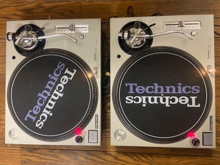 Used Technics SL-1200 MK3D Silver Pair Direct Drive DJ Turntables 100/110V - Изображение 1 из 1