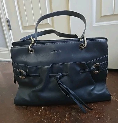 Bolso de mano Lancel Paris de cuero azul marino Bolso de hombro Bolsillos interiores Cierre de cremallera Foto 1 de 4