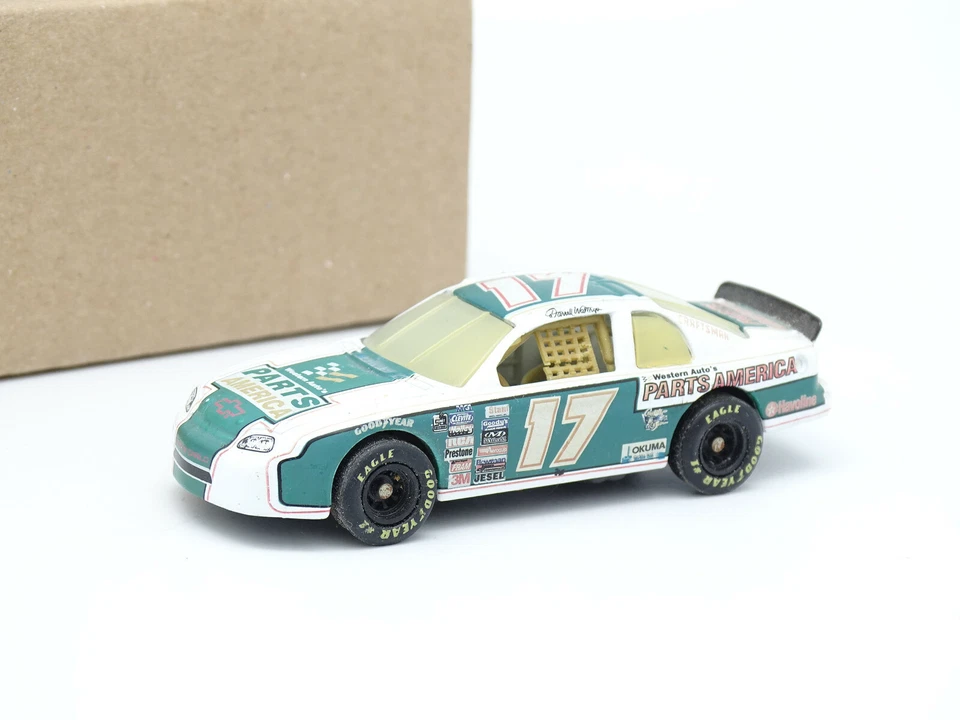 Revell Nascar Sb 1/64 - Chevrolet Installa Carlo N.17 Parti America - Immagine 1 di 1