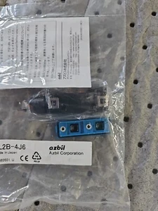 Azbil Azbil FL2B-4J6 Sensor - Picture 1 of 5