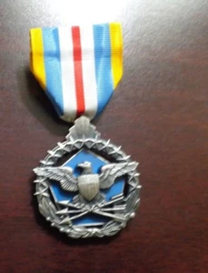 MEDAGLIA SERVIZIO SUPERIORE ESERCITO AMERICANO, USAF, USN, DIPARTIMENTO DELLA DIFESA, FULL SIZE - Foto 1 di 1