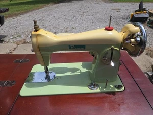 UNTESTED VINTAGE RICCAR MODEL 15 ELECTRIC SEWING MACHINE SEE PHOTO DESCRIPTION - Picture 1 of 23