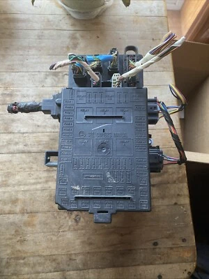 Ford F150 2004-2007 2007 caja de fusibles distribución de energía 7L3T-14A067-EA 7L3T14A067EA Foto 1 de 4