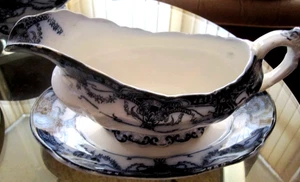 ALCOCK  BEVERLEY VINTAGE SAUCE BOAT WITH UNDER PLATE.21 CM LONG, 10 CM TALLEST - Picture 1 of 3