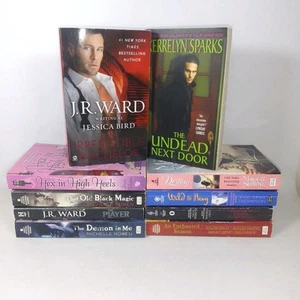 Small Paperback Womens Paranormal Romance/Romance Book Lot x10 Free AU post - Foto 1 di 9